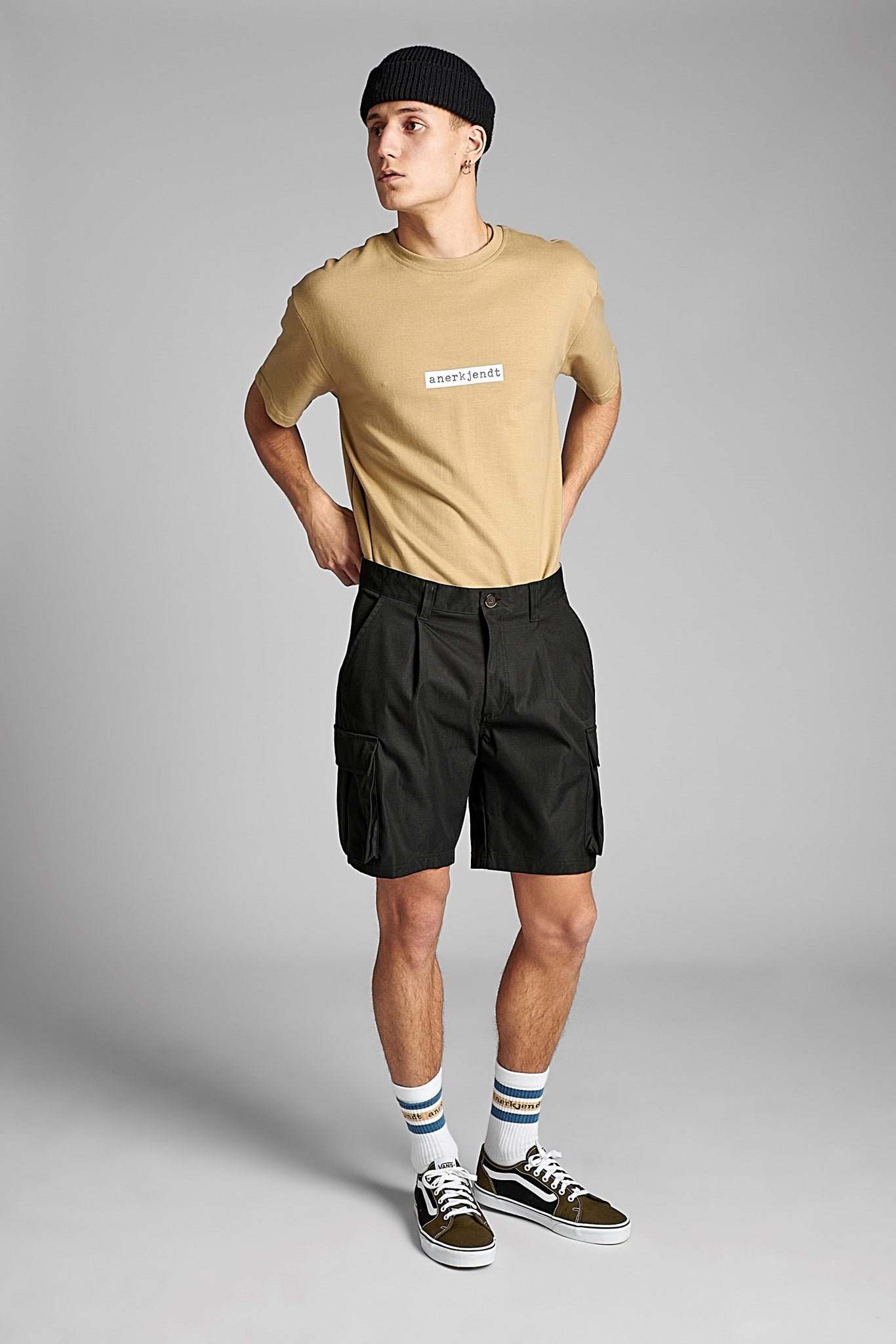 900106-0000_3.jpg