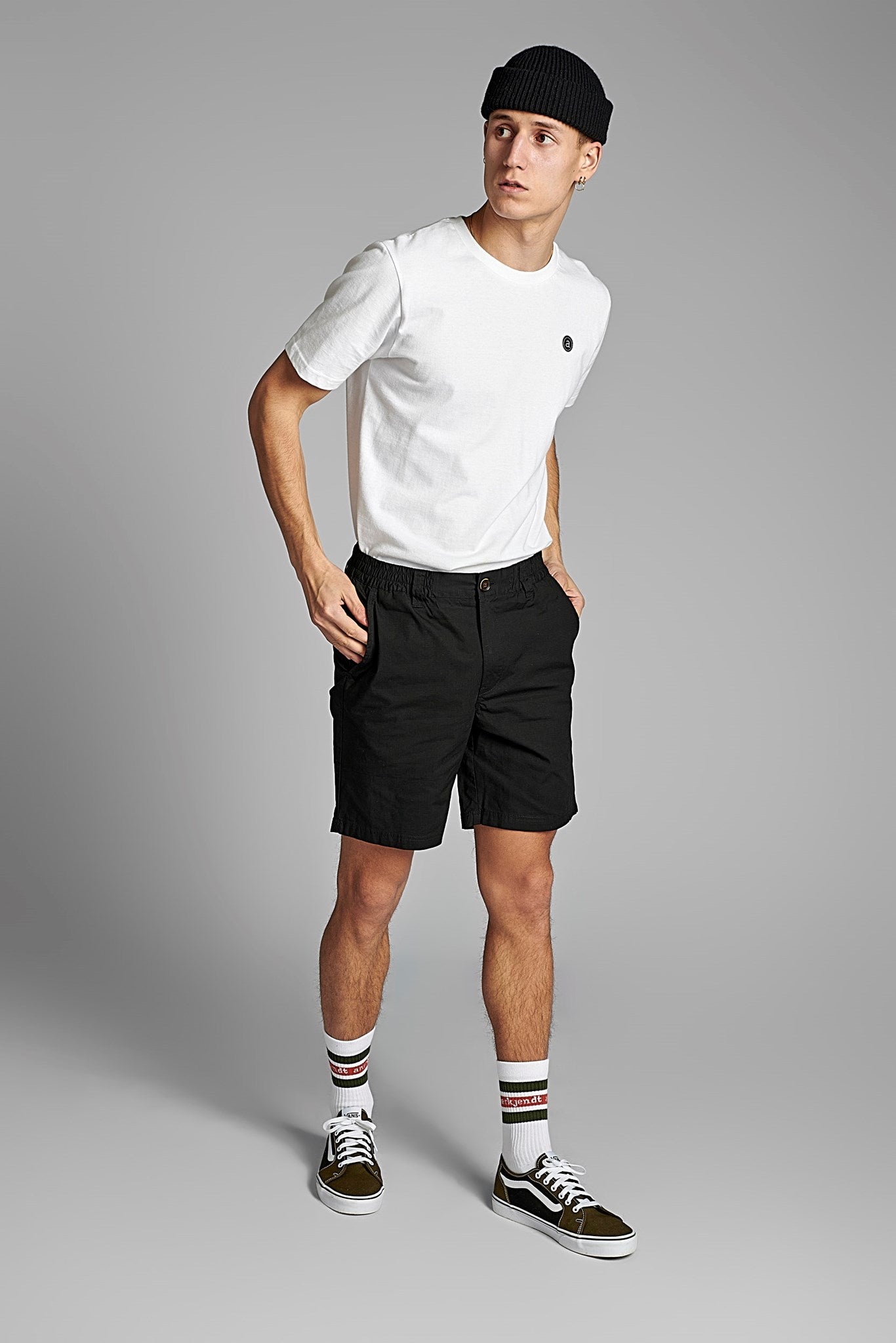 900102-0000_3.jpg