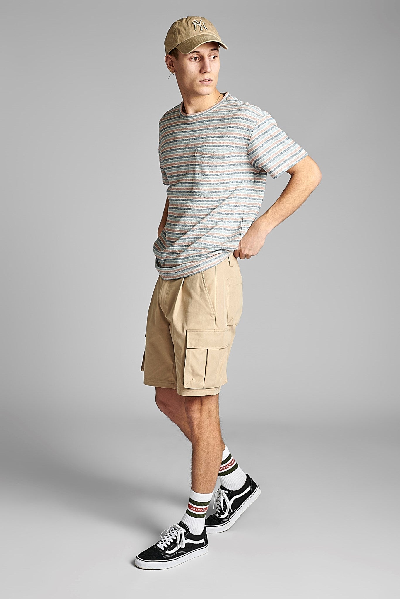 900120-9503_3.jpg